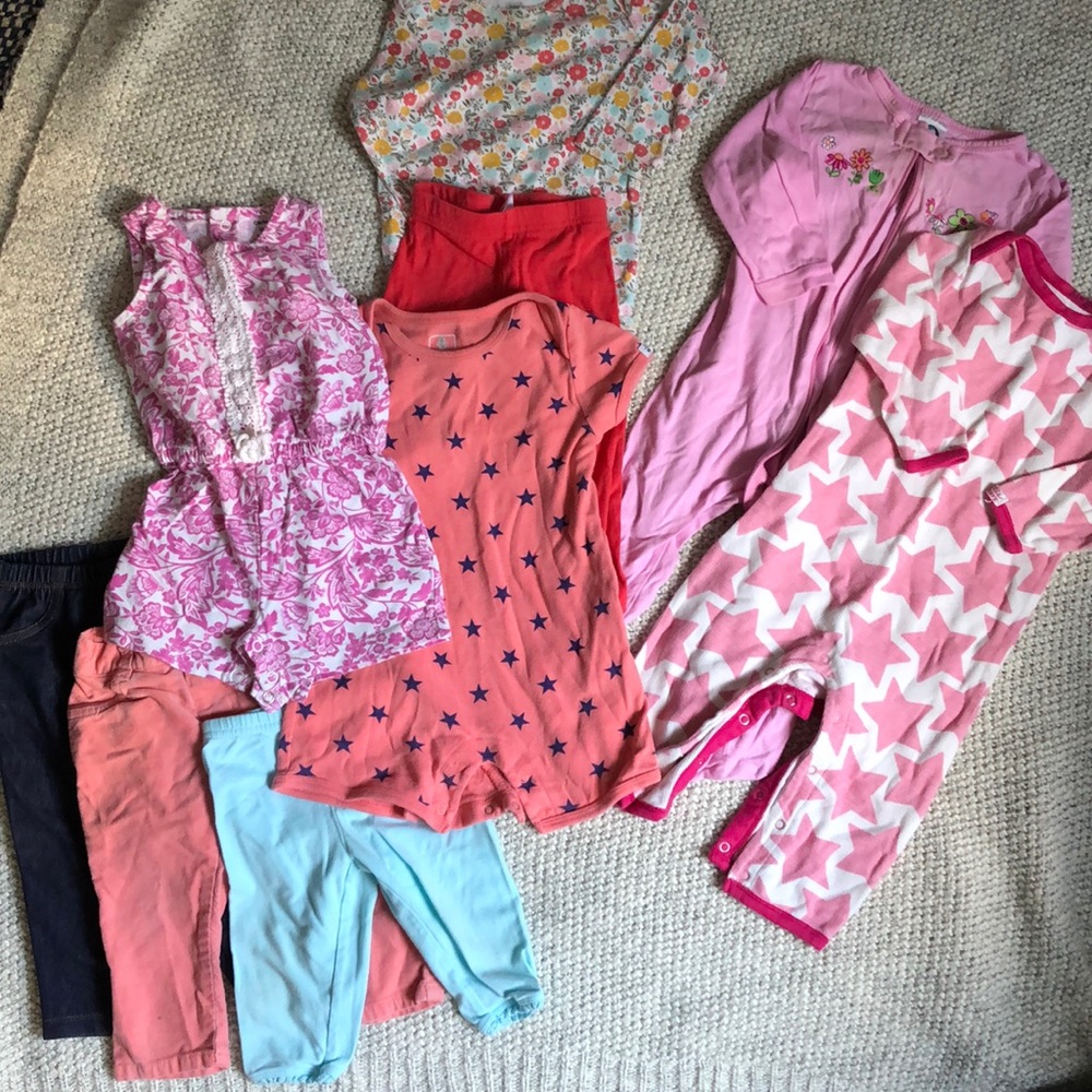 Lot of girls clothes, size 6-12m, gap, etc